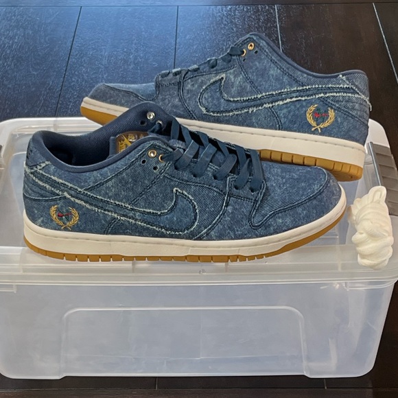 DS 2018 NIKE SB DUNK LOW QS BIGGIE SMALLS EAST WEST DENIM BLUE